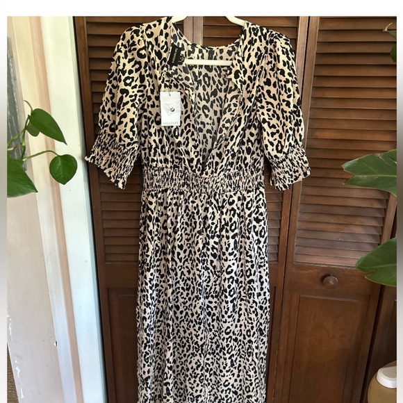 NWT Sugarlips Lassie Leopard Showoff Smocked Waist Midi Dress - Picture 7 of 7